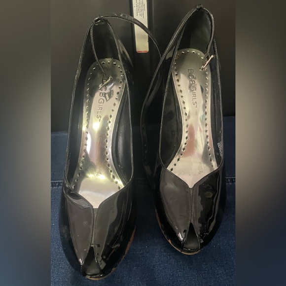 Exclusive BCBG wedges - Picture 7 of 11